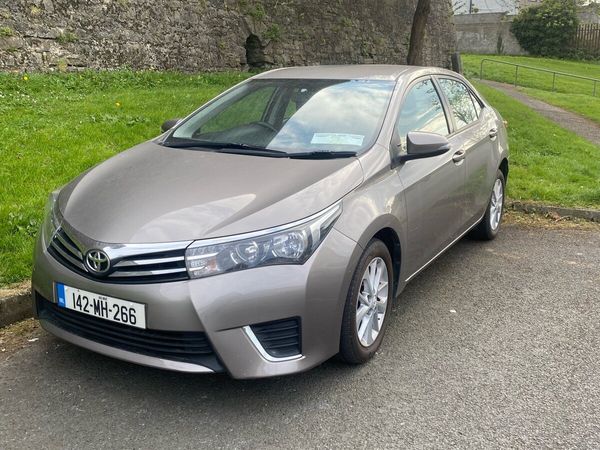 Toyota Corolla Saloon, Diesel, 2014, Bronze