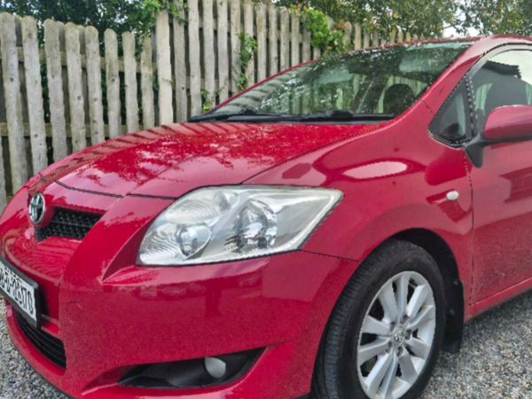 Toyota Auris Hatchback, Diesel, 2008, Red