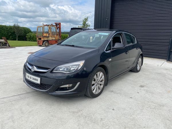 Vauxhall Astra Hatchback, Diesel, 2013, Black