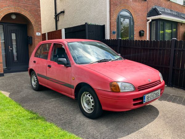 Toyota Starlet Hatchback, Petrol, 1998, Red