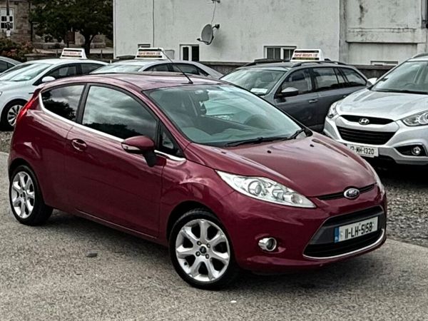 Ford Fiesta Hatchback, Petrol, 2011, Red