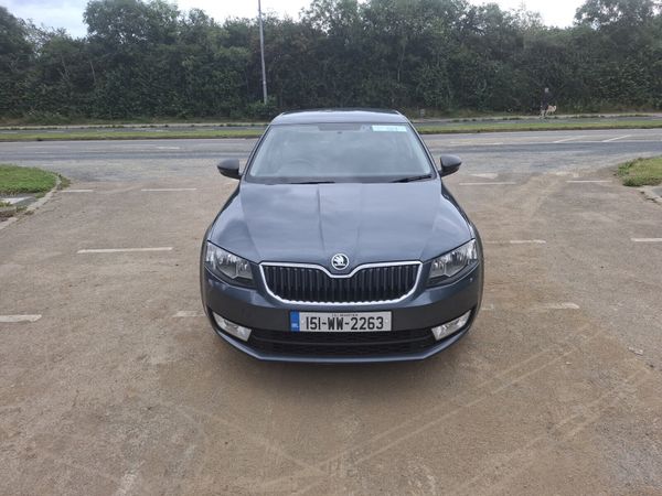 Skoda Octavia Saloon, Petrol, 2015, Grey