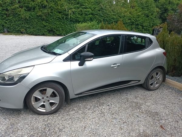 Renault Clio Hatchback, Petrol, 2013, Silver