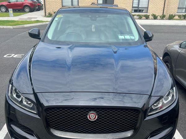 Jaguar F-Pace SUV, Diesel, 2019, Black