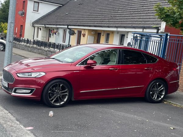 Ford Mondeo Saloon, Petrol Hybrid, 2018, Red