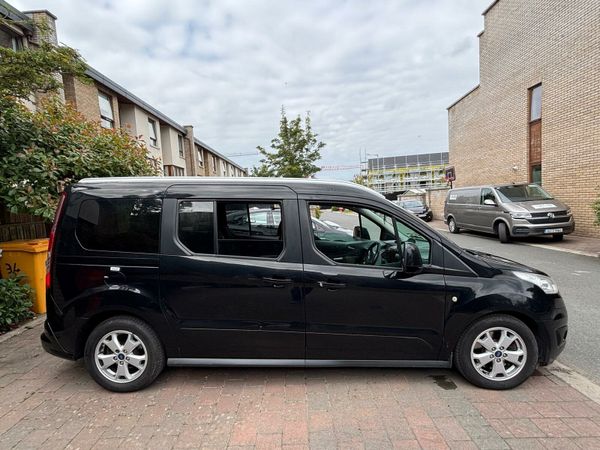 Ford Tourneo MPV, Diesel, 2016, Black