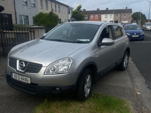 Nissan Qashqai Hatchback, Petrol, 2009, Silver