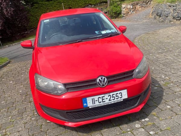 Volkswagen Polo Hatchback, Petrol, 2011, Red