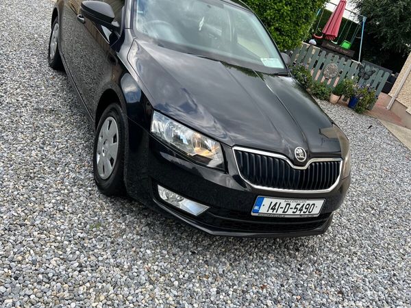 Skoda Octavia Saloon, Petrol, 2014, Black