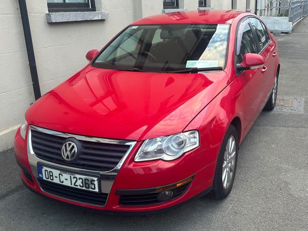 Volkswagen Passat Saloon, Petrol, 2008, Red
