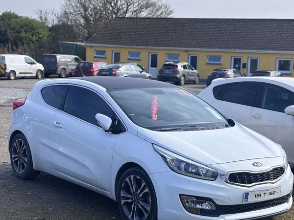 Kia Ceed Hatchback, Diesel, 2015, White