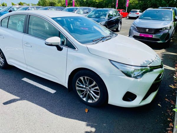 Toyota Avensis Saloon, Diesel, 2017, White