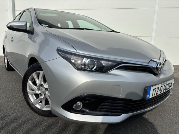 Toyota Auris Hatchback, Diesel, 2017, Grey