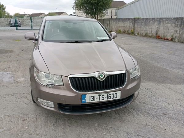 Skoda Superb Hatchback, Diesel, 2013, Purple