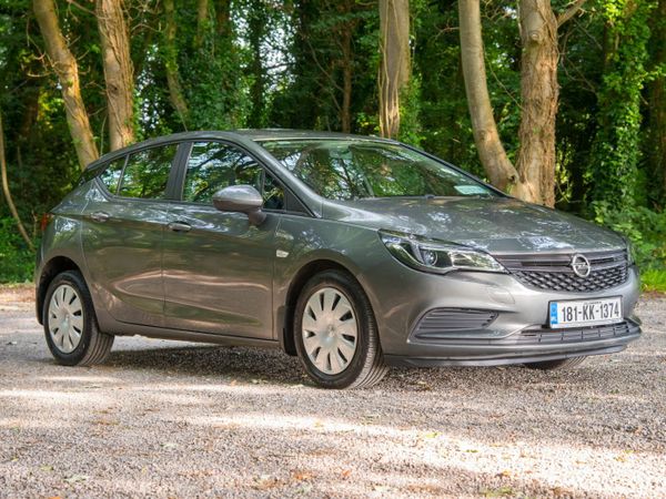 Opel Astra Hatchback, Petrol, 2018, Grey