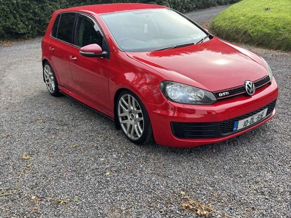 Volkswagen Golf Hatchback, Diesel, 2010, Red
