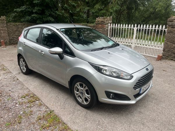Ford Fiesta Hatchback, Petrol, 2015, Silver