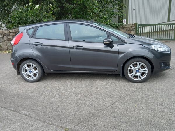 Ford Fiesta Hatchback, Diesel, 2016, Grey