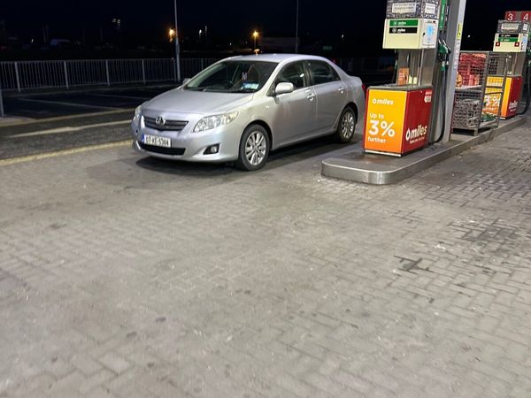 Toyota Corolla Saloon, Petrol, 2007, Silver