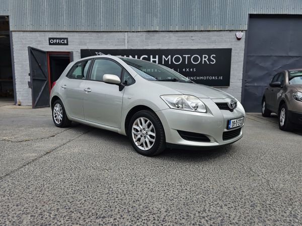 Toyota Auris Hatchback, Petrol, 2008, Silver