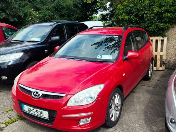 Hyundai i30 Estate, Diesel, 2010, Red