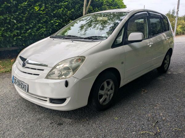 Toyota Corolla MPV, Petrol, 2006, White