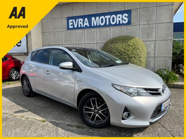 Toyota Auris Hatchback, Petrol Hybrid, 2015, Silver