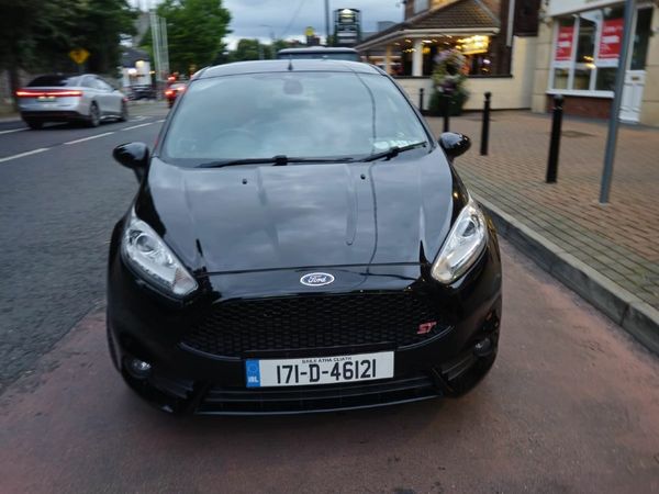 Ford Fiesta Hatchback, Petrol, 2017, Black