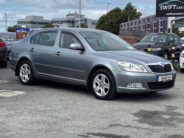Skoda Octavia Saloon, Petrol, 2013, Grey