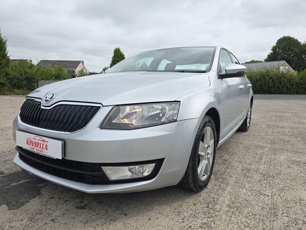 Skoda Octavia Saloon, Diesel, 2014, Silver