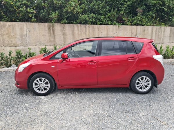 Toyota Verso MPV, Diesel, 2011, Red