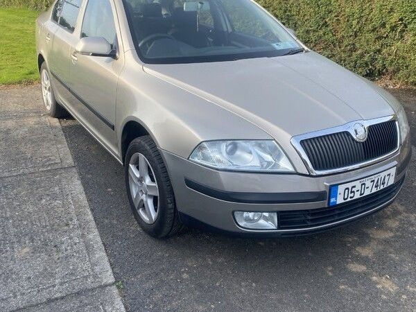 Skoda Octavia Hatchback, Petrol, 2005, Beige