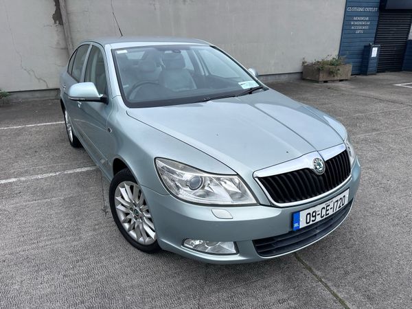 Skoda Octavia Hatchback, Petrol, 2009, Green