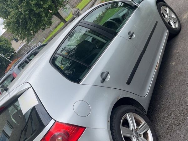 Volkswagen Golf Hatchback, Petrol, 2006, Silver