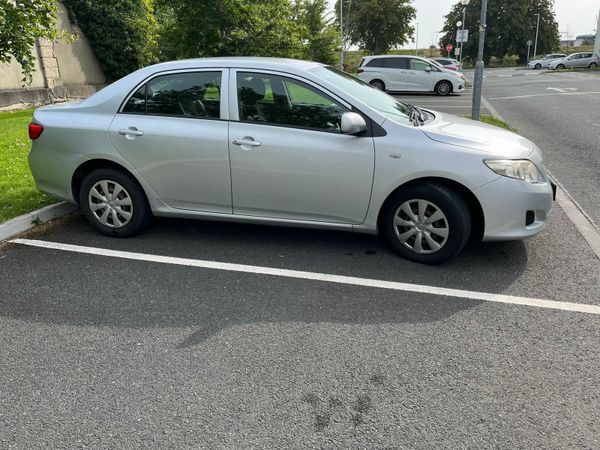 Toyota Corolla Saloon, Petrol, 2007, Silver