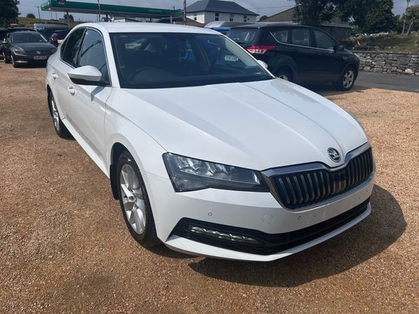 Skoda Superb Hatchback, Diesel, 2022, White