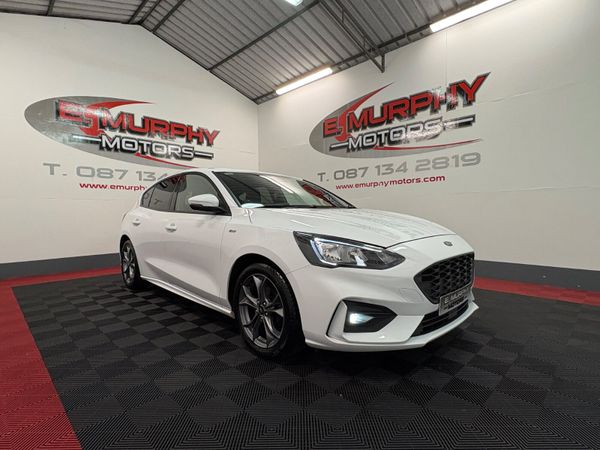 Ford Focus Hatchback, Petrol, 2019, White