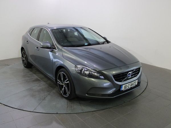 Volvo V40 Hatchback, Diesel, 2016, Grey