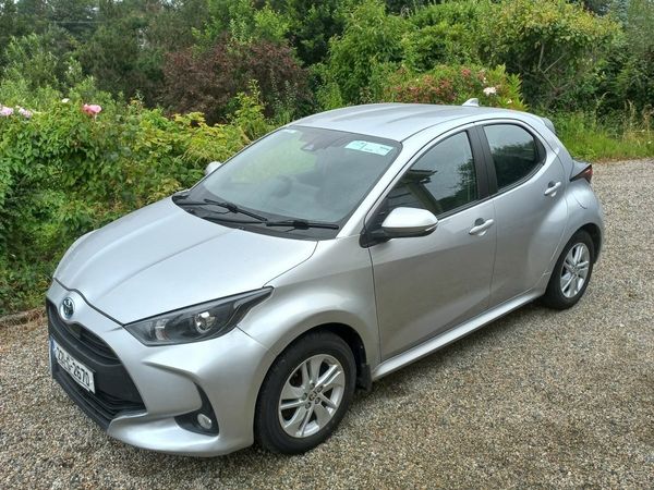 Toyota Yaris Hatchback, Petrol Hybrid, 2022, Grey