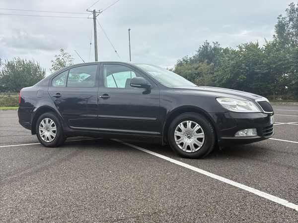 Skoda Octavia Hatchback, Diesel, 2010, Black