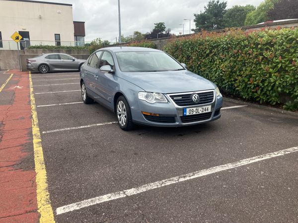 Volkswagen Passat Saloon, Diesel, 2009, Grey