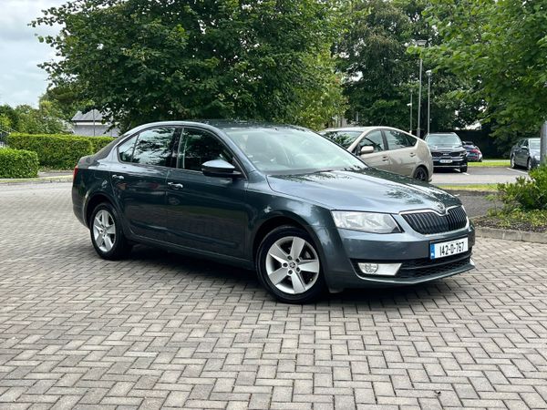 Skoda Octavia Saloon, Diesel, 2014, Grey