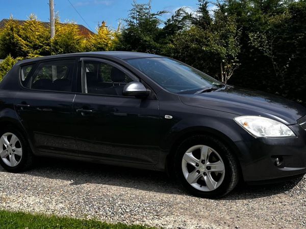 Kia Ceed Hatchback, Diesel, 2008, Grey