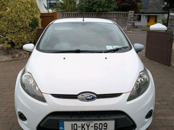 Ford Fiesta Hatchback, Petrol, 2010, White