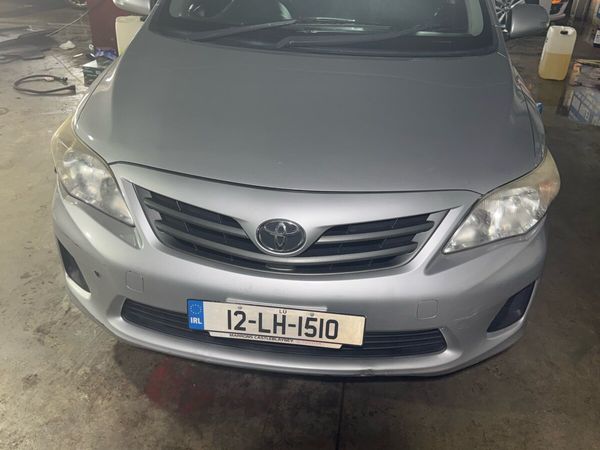 Toyota Corolla Saloon, Diesel, 2012, Silver