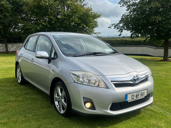 Toyota Auris Hatchback, Petrol Hybrid, 2012, Silver