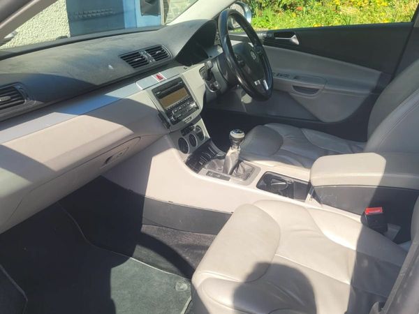 Volkswagen Passat Saloon, Diesel, 2009, Grey