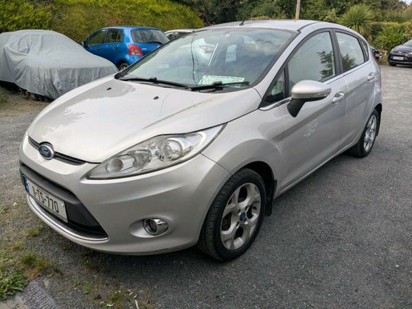 Ford Fiesta Hatchback, Petrol, 2011, Silver