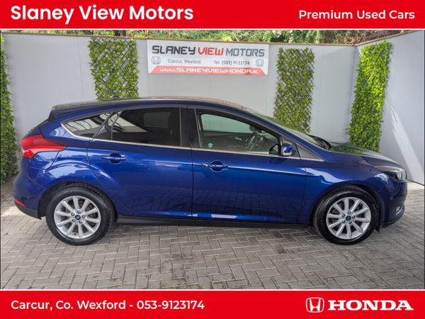 Ford Focus Hatchback, Diesel, 2017, Blue