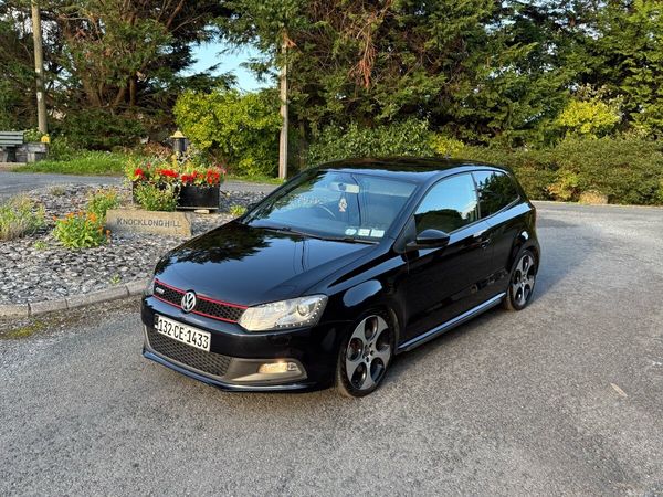 Volkswagen Polo Hatchback, Petrol, 2013, Black